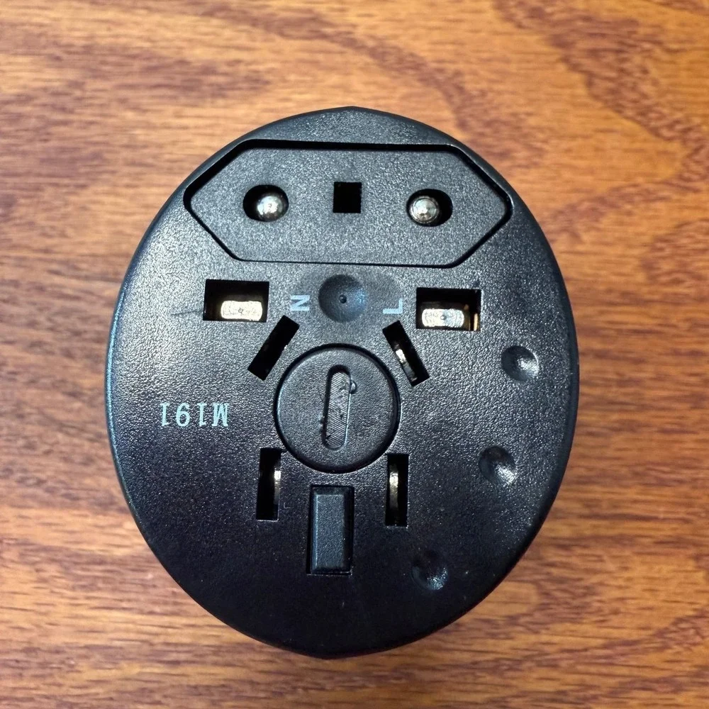 International Travel Plug Adapter‎ outlet worldwide black Europe Africa Japan